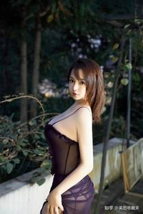 墙外之音 - 金泰俊 导演 姜河那  主演